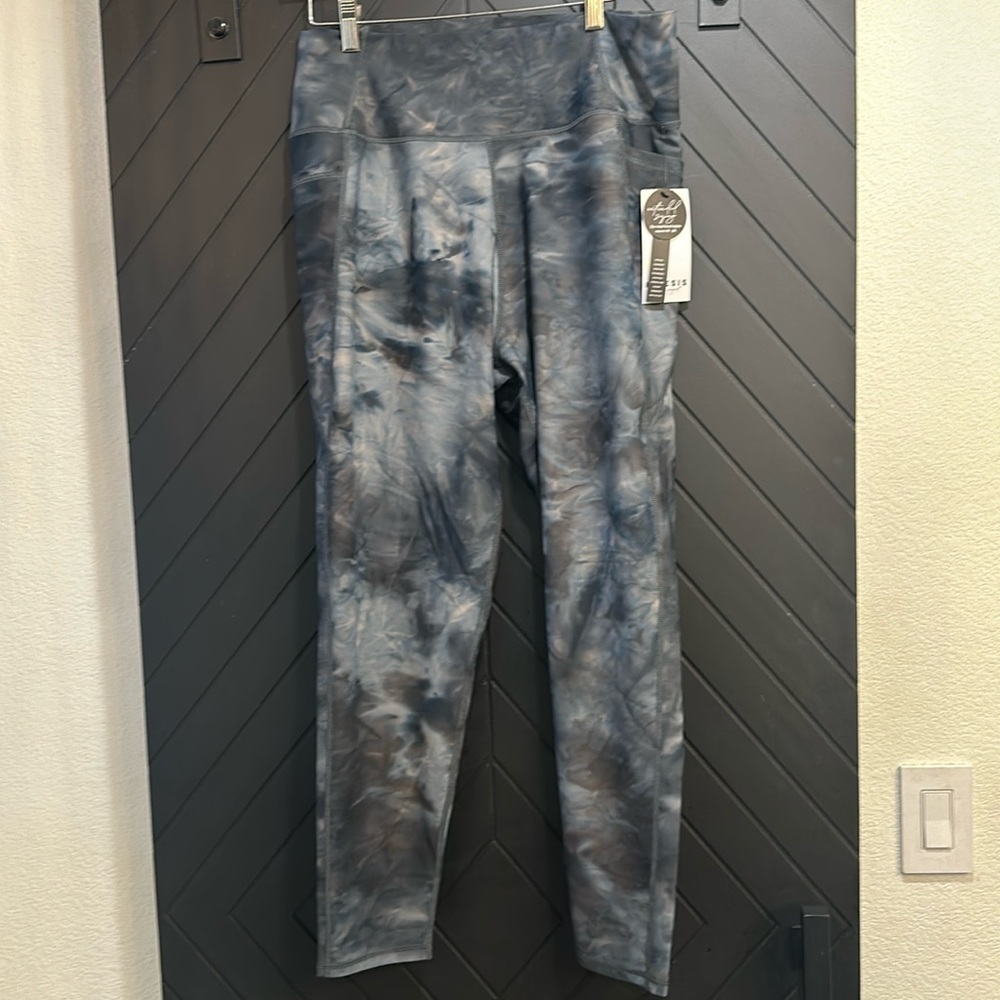 NWT Kinesis full length Leggings